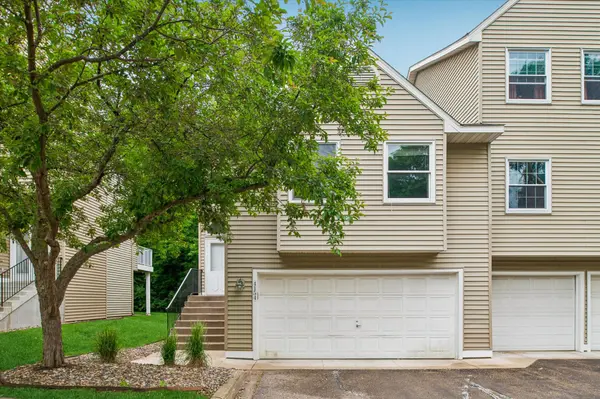 4154 Meadowlark WAY, Eagan, MN 55122