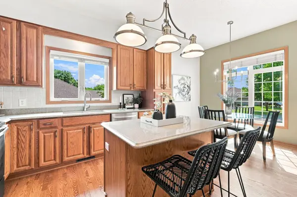 10276 Lancaster LN, Woodbury, MN 55129