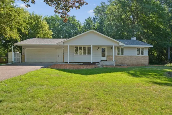 300 Quaker LN N, Plymouth, MN 55441