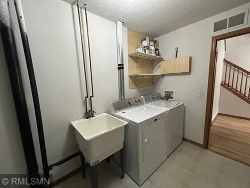 6884 Meadow Grass LN S, Cottage Grove, MN 55016