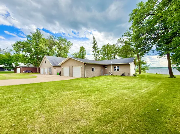 32088 E Round Lake Rd, Ponsford, MN 56575
