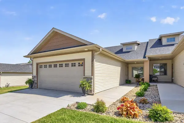 692 Shardlow PL NE, Byron, MN 55920