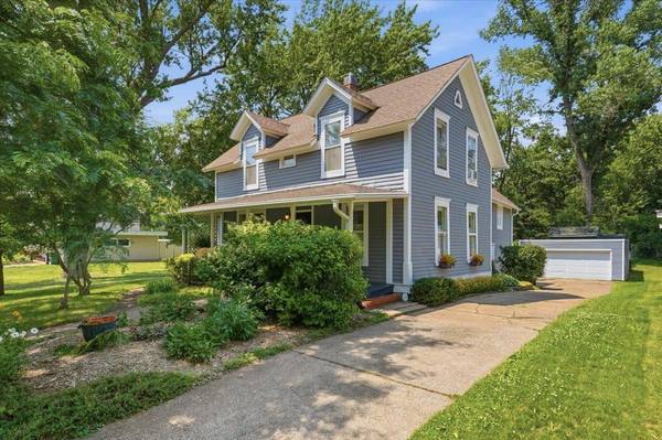 413 E 1st ST, New Richmond, WI 54017