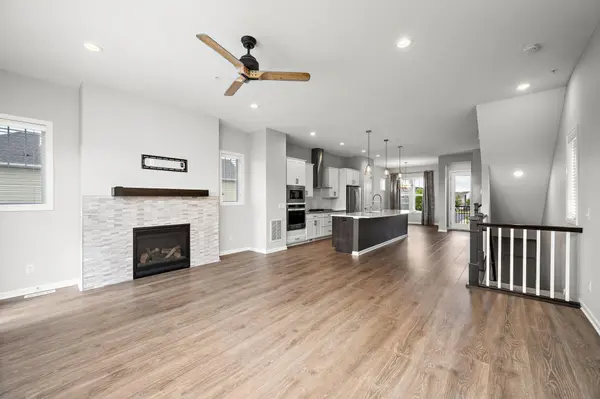 8115 Arrowwood LN N, Maple Grove, MN 55369