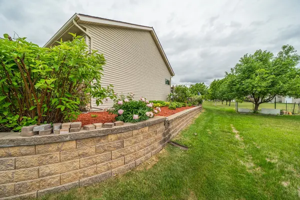 969 32nd ST S, Moorhead, MN 56560
