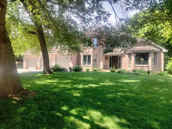 9348 Palmer RD, Bloomington, MN 55437
