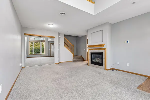 7635 Arboretum Village CT, Chanhassen, MN 55317