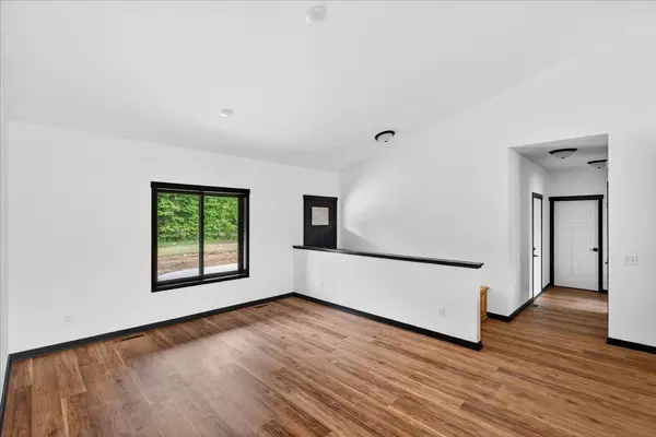 12085 Sunrise RD, Sunrise Twp, MN 55032