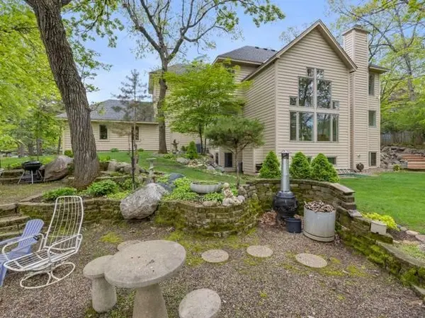 14700 White Oak DR, Burnsville, MN 55337