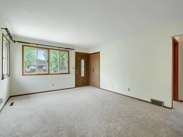 1625 Mclean AVE, Saint Paul, MN 55106