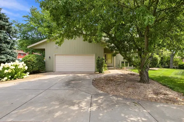 10277 Tarn CIR, Eden Prairie, MN 55347