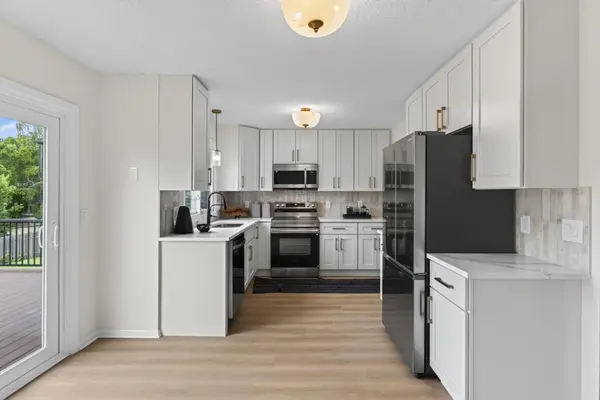 18735 Pennington AVE, Eden Prairie, MN 55346