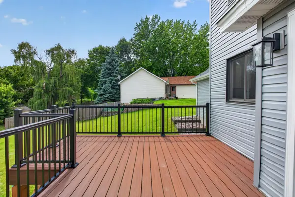 18735 Pennington AVE, Eden Prairie, MN 55346