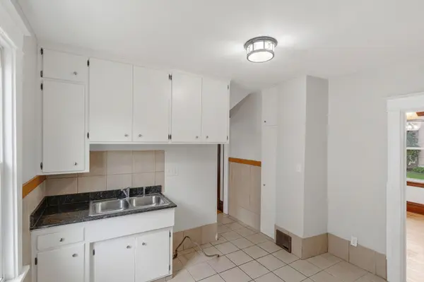 1302 Hewitt AVE, Saint Paul, MN 55104