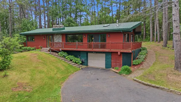 2016 Rice Lake RD, Duluth, MN 55811