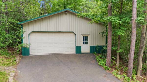 2016 Rice Lake RD, Duluth, MN 55811