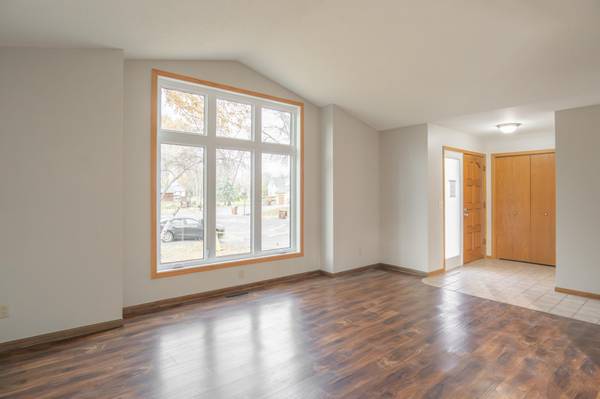 5245 Clayton DR, Maple Plain, MN 55359