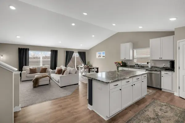 18184 Hartlin AVE, Lakeville, MN 55044
