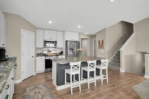 18184 Hartlin AVE, Lakeville, MN 55044
