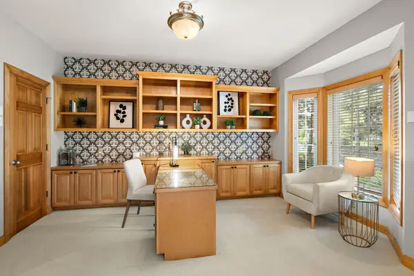 8197 Drexel CT, Eden Prairie, MN 55347