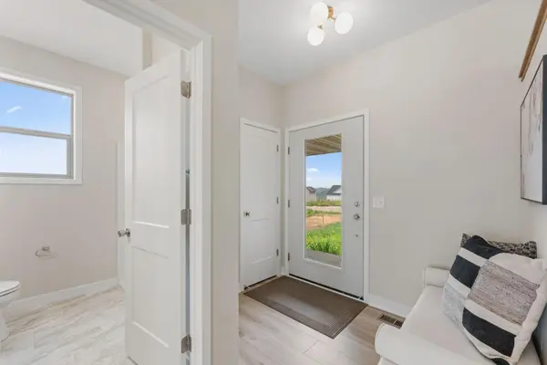 13721 Arrowhead WAY, Rosemount, MN 55068