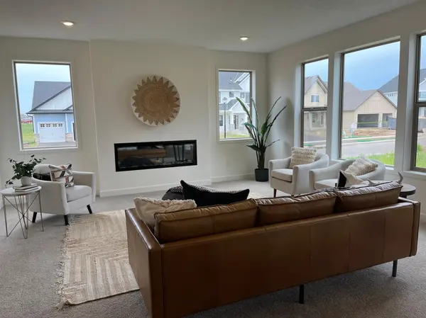 15032 Ardmullivan LN, Rosemount, MN 55068