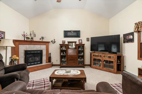 1003 S Elm ST, La Crescent, MN 55947