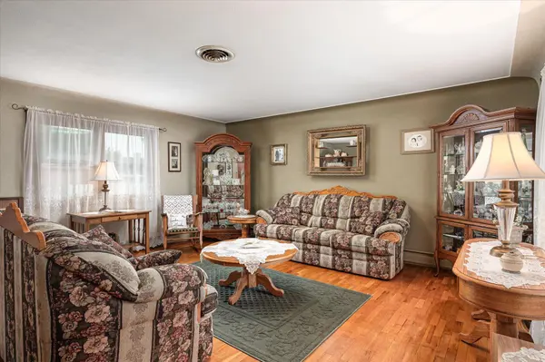 1003 S Elm ST, La Crescent, MN 55947