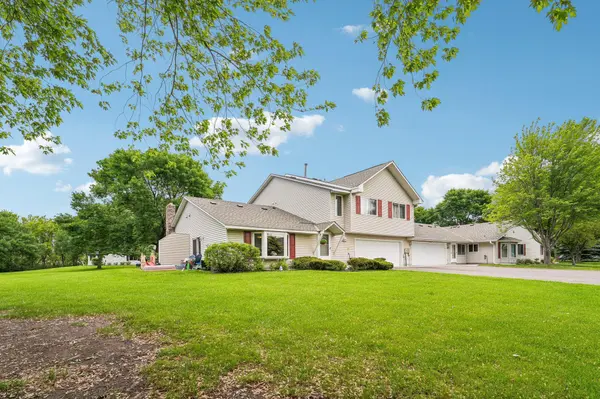 3654 Gershwin LN N, Oakdale, MN 55128