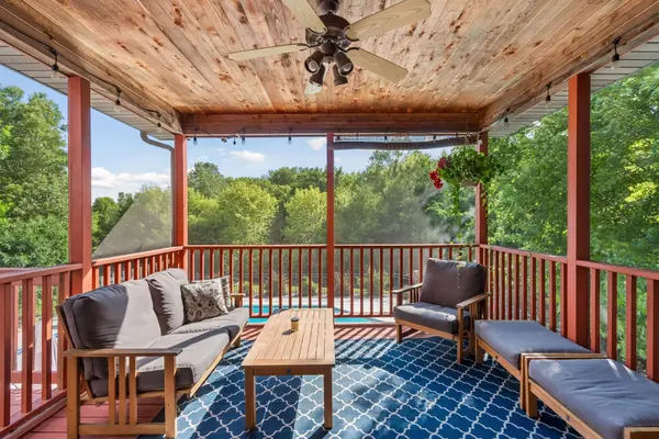 10531 Golden Eagle TRL, Woodbury, MN 55129