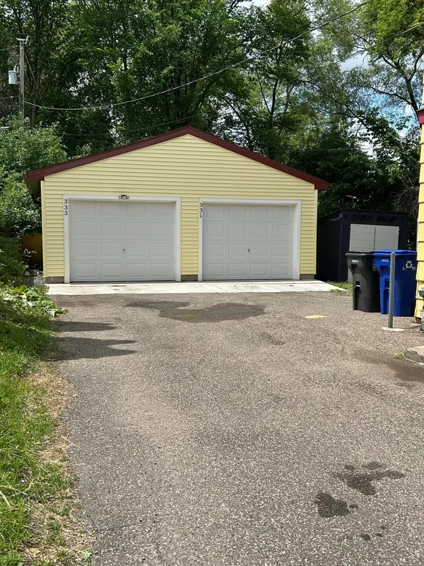 331-333 S McKnight RD, Saint Paul, MN 55119