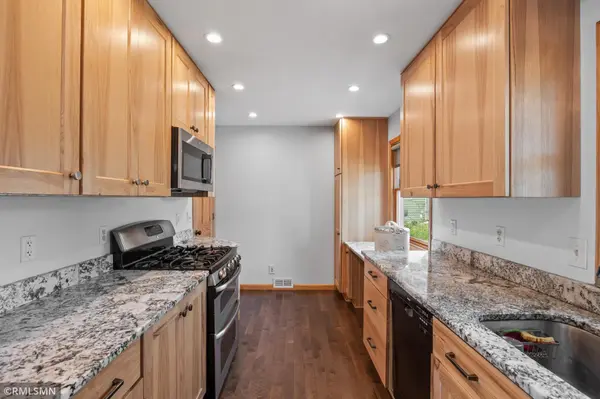609 Nevada AVE E, Saint Paul, MN 55130