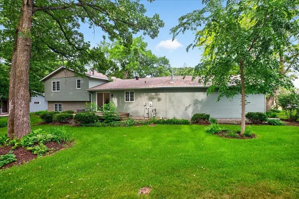 221 Jerry Liefert DR, Monticello, MN 55362