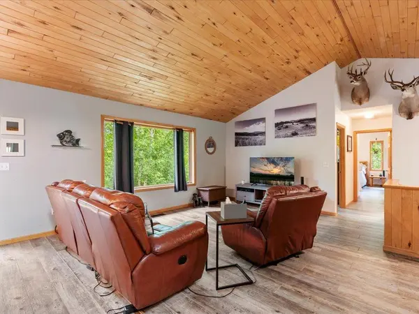 8343 Timber LN, Nisswa, MN 56468
