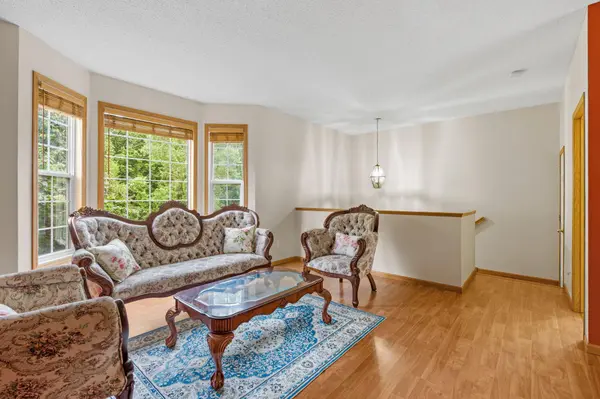1778 Riverside DR, Shakopee, MN 55379