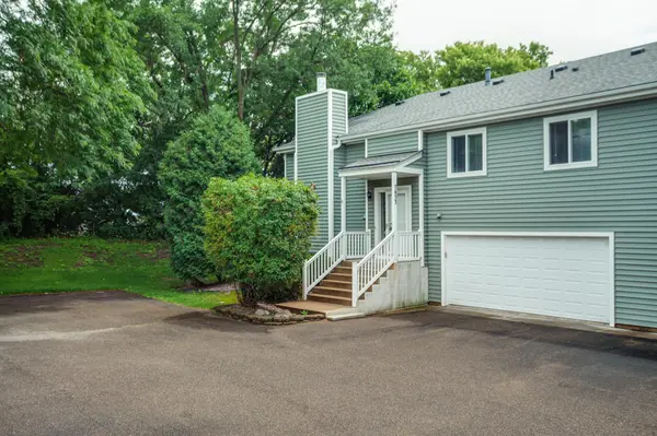 5653 Pompano DR, Hopkins, MN 55343
