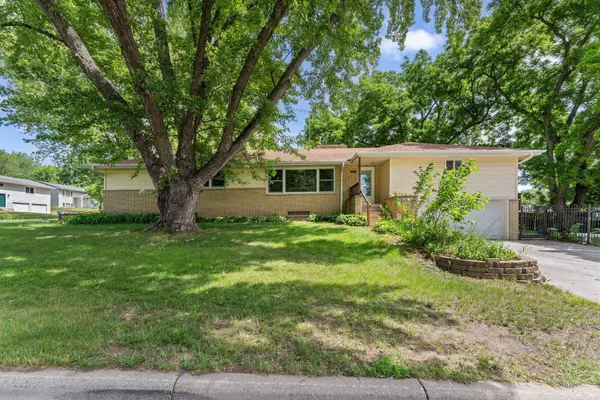 8360 Cedar ST,  Rockford,  MN 55373