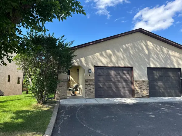 149 Riverview DR #7, Monticello, MN 55362