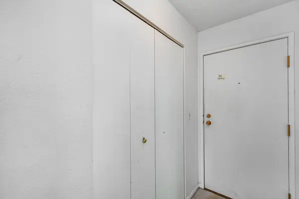 321 Prairiewood CIR S #304, Fargo, ND 58103