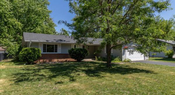 991 Cortland DR,  Apple Valley,  MN 55124