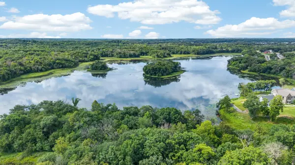 4729 Linden Cove LN, Savage, MN 55378