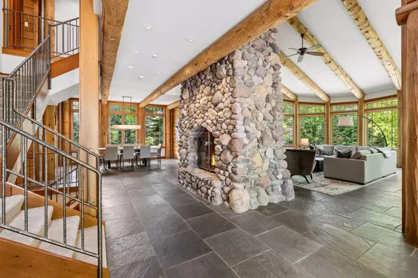 2439 Emerald TRL, Minnetonka, MN 55305
