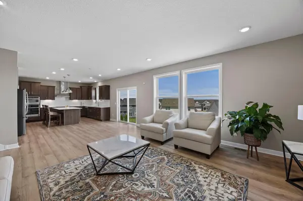 819 Spancil Hill VW, Woodbury, MN 55129