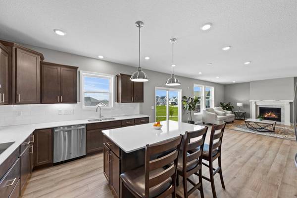 819 Spancil Hill VW, Woodbury, MN 55129
