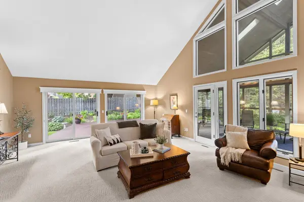 7708 Stonewood CT, Edina, MN 55439
