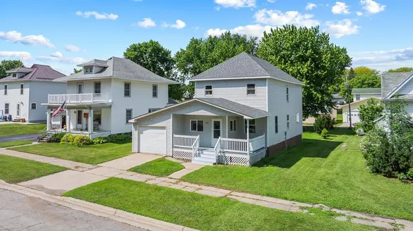 204 1st ST, Russell, MN 56169