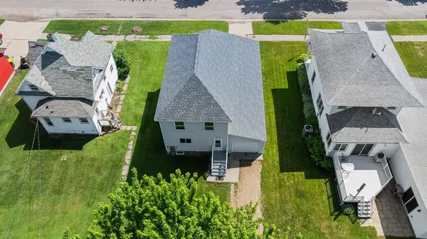 204 1st ST, Russell, MN 56169