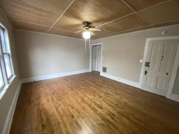909 27th Ave. NE, Minneapolis, MN 55418