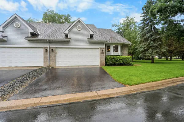 2751 Rivers Bluff LN, Anoka, MN 55303