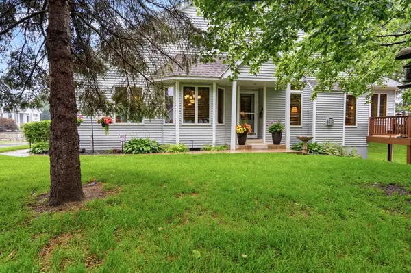 2751 Rivers Bluff LN, Anoka, MN 55303